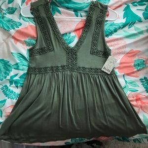 tank top with crotchet detail